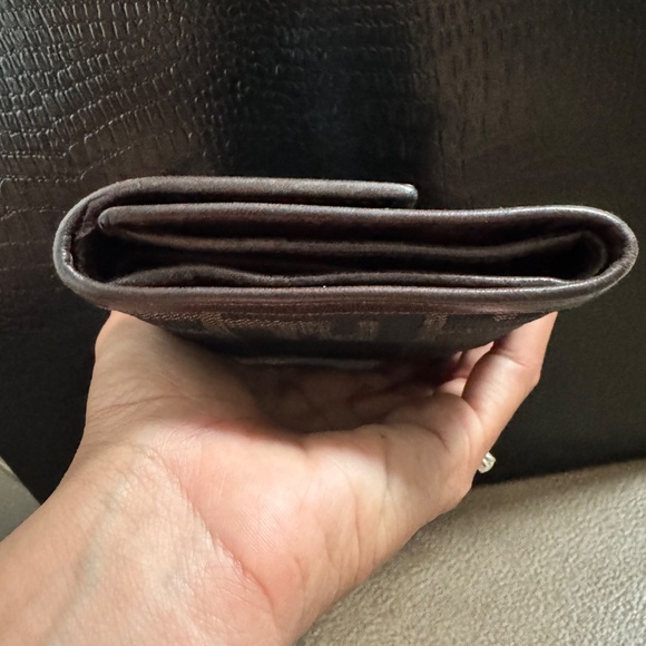 AUTHENTIC FENTI WALLET! - Picture 12 of 16